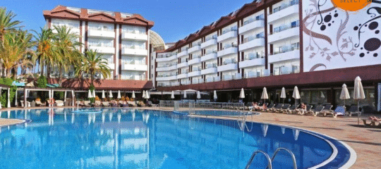 Geniet van een aangenaam verblijf in hotel Florida Park, gelegen aan de wandelpromenade van Santa Susanna, op slechts 100 meter van het strand. Ontdek het uitgebreide animatieprogramma voor een nog plezieriger verblijf.