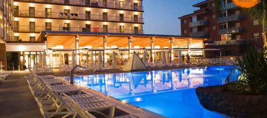 Het Solmar Select Hotel is gelegen op ca. 200 meter van het strand en 400 meter van het oude centrum van Malgrat de Mar. Het 4-sterren hotel in nu te boeken met 12% vroegboekkorting!