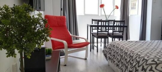 Amplio estudio,vista mar y montaña, a pasos del centro