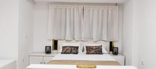 Ruime, lichte kamer met airconditioning in Alicante