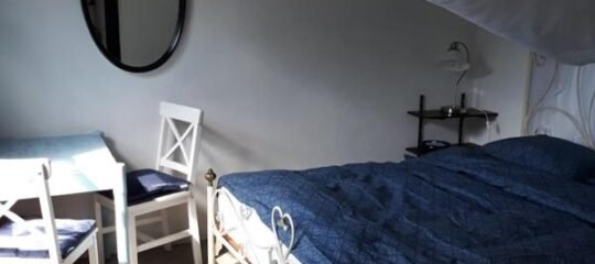 Klein gezellig studio-appartement met terras in groene omgeving