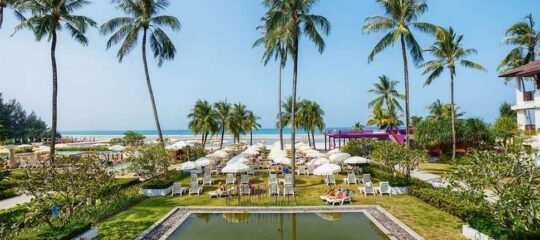 Apsara Beachfront Resort & Villa