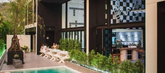 Blu Monkey Hub & Hotel