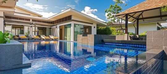 CasaBay Luxury Pool Villa