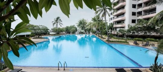 Riverine Hotel & Residence