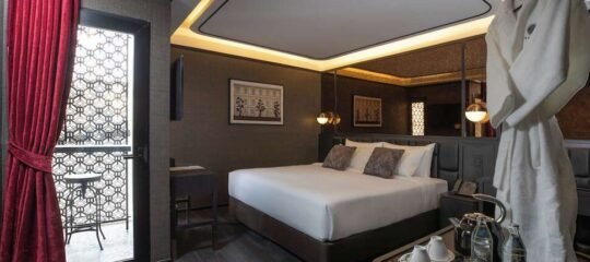 The Gravitique Hotel Khaosan