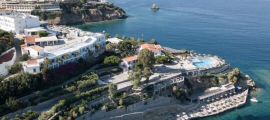 Hotel Peninsula Resort & Spa