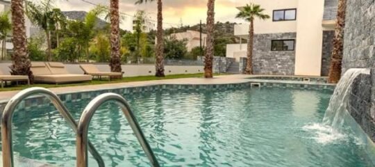 Lazar Lux & Beach Walk Apartment Suites