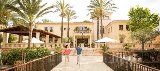 ROBINSON CALA SERENA