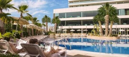 AR Diamante Beach