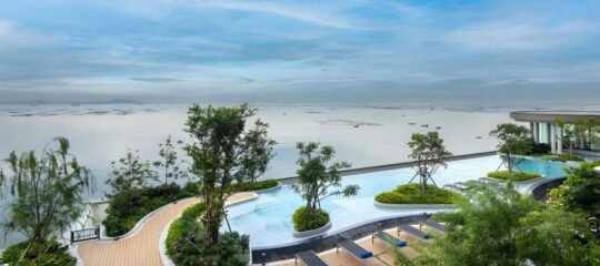 S. Sriracha Hotel & Residence