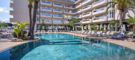 Caprici Beach Hotel & Spa