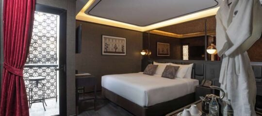 The Gravitique Hotel Khaosan