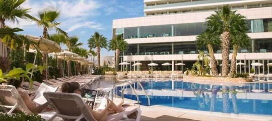 AR Diamante Beach