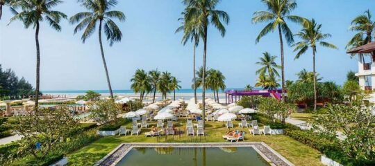 Apsara Beachfront Resort & Villa