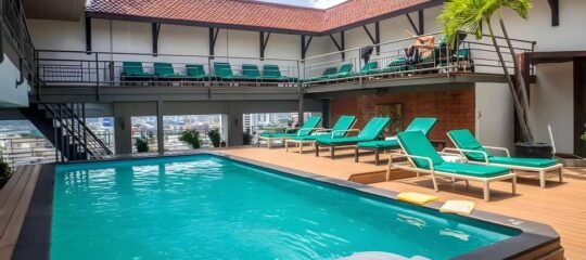 Pinnacle Lumpinee Park Hotel